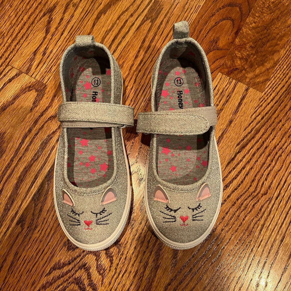 NWOT girls bunny shoes